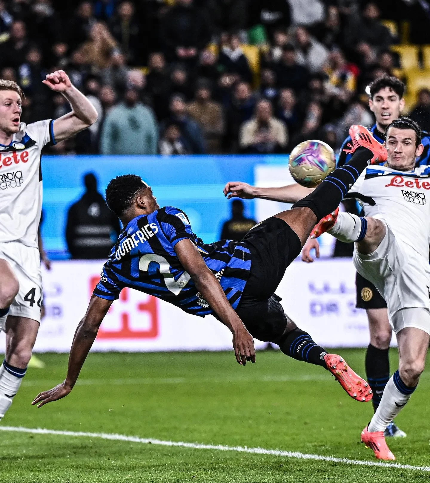 国际米兰发布备战花絮,冲刺阶段手感冰凉,欧联任务艰巨,轮换策略成焦点(乌克兰女兵拿炮弹紫薇) 国际米兰发布备战花絮,冲刺阶段手感冰凉,欧联任务艰巨,轮换策略成焦点(乌克兰女兵拿炮弹紫薇)